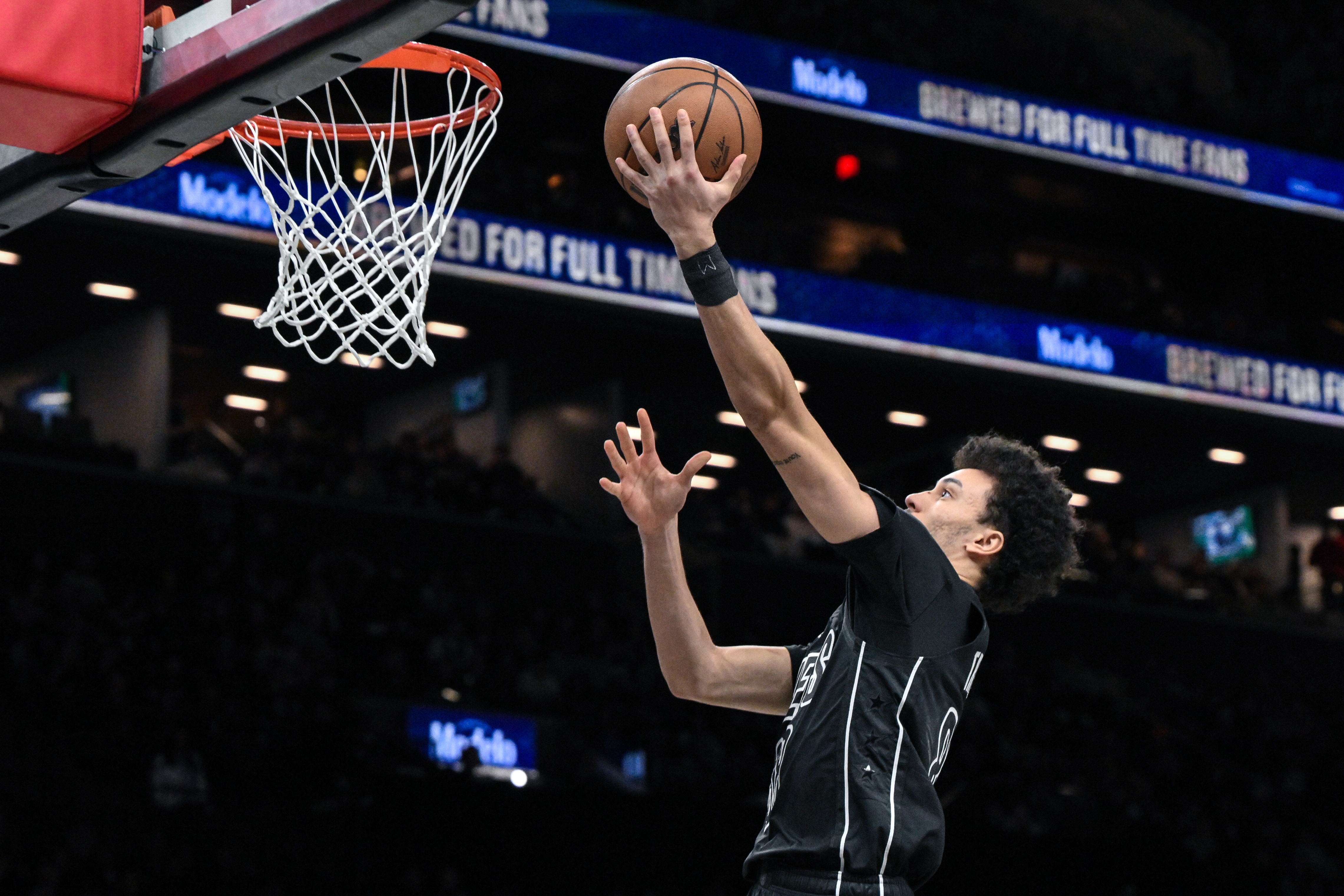 V体育官网-末节独得10分！特拉奥雷18中7拿23分7助 三分11中5